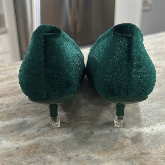 Big Tree Women’s Velvet Pointy Toe Kitten heel Dressy Shoes W/ Jewel Tops Sz 38 - Picture 6 of 14